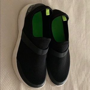 Oofos sneakers